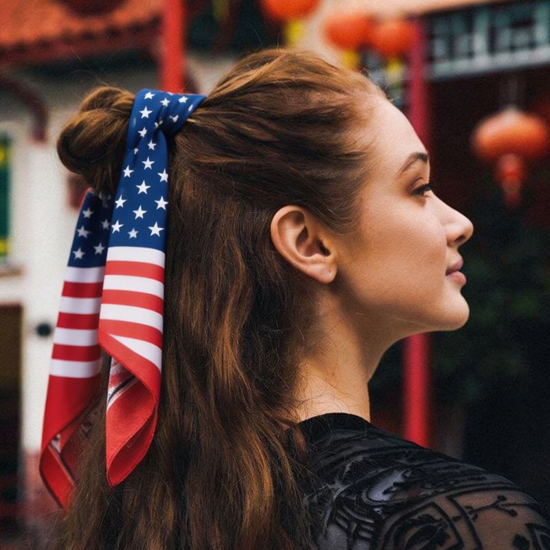 Women Bags Usa - Satynowa, wąska apaszka z nadrukiem flagi