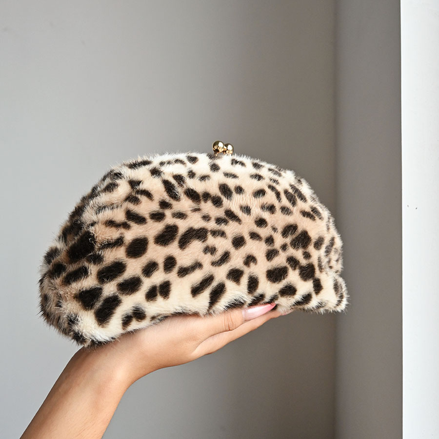 Women Bags Max - Jesienno-zimowa torebka kopertowa z pluszu w