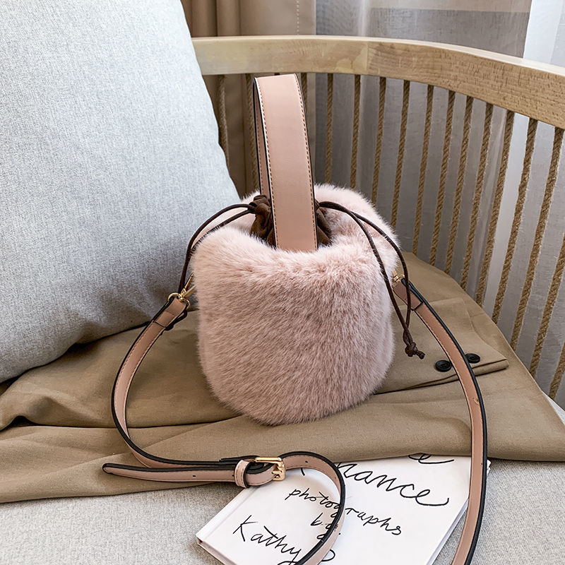 Torby ze sztucznego futra dams – Women Bags Max recenzja i cena