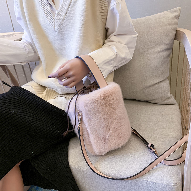 Torby ze sztucznego futra dams – Women Bags Max recenzja i cena